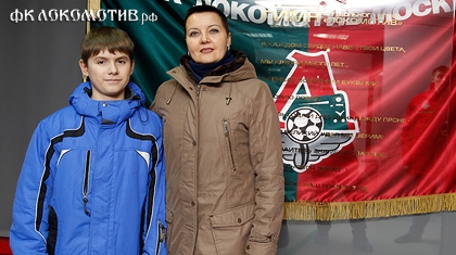 Дети с «Кремлевской елки» – на «Локомотиве» Дети с «Кремлевской елки» – на «Локомотиве»