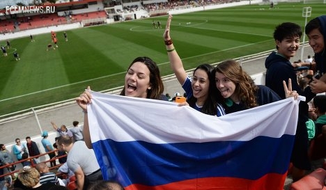 Тренировку сборной России в Иту посетило около 7 тысяч зрителей (добавлены фото) Тренировку сборной России в Иту посетило около 7 тысяч зрителей (добавлены фото)