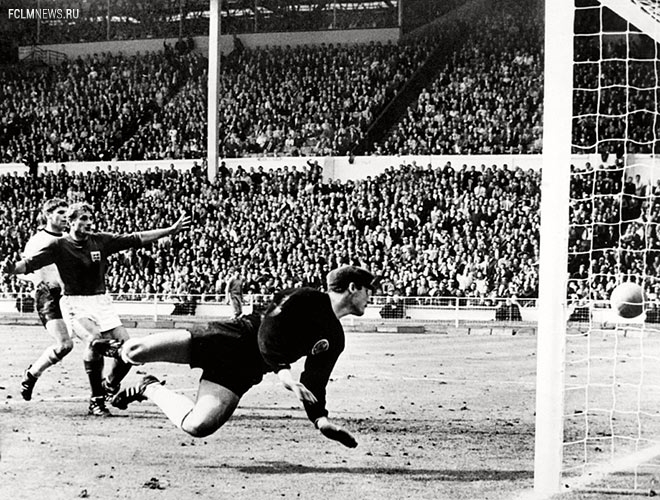 Когда в футболе не было системы GoalControl Когда в футболе не было системы GoalControl