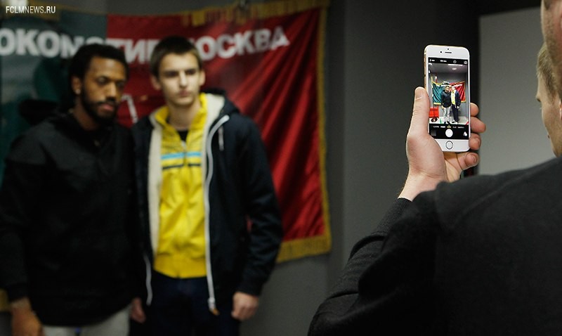 Мануэл Фернандеш награжден призом лучшего игрока октября Мануэл Фернандеш награжден призом лучшего игрока октября