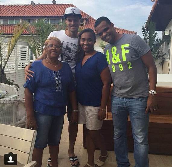 Жоао Карлос: Я вместе с мамой, сестрой и братом
