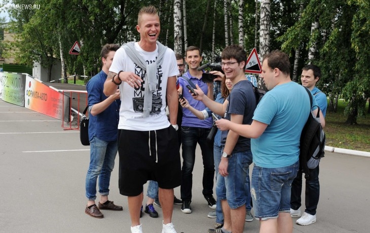 Дмитрий Тарасов: Слуцкого знаю давно, он позитивный человек Дмитрий Тарасов: Слуцкого знаю давно, он позитивный человек