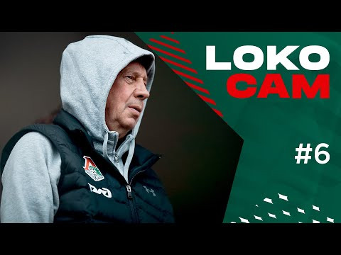 Юрий Палыч играет в футбол со своим внук
